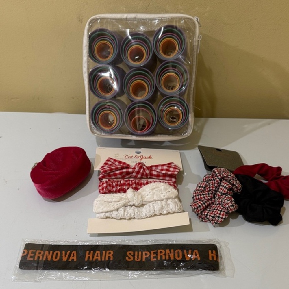 Miscellaneous Bundle of 5 Hair Accessories and a Coin mini pocket